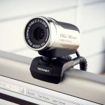 Фото веб камеры на мониторе