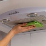 Как почистить вытяжку в домашних условиях