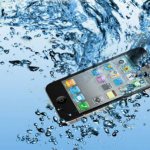 как спасти телефон упавший в воду