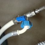 Не поступает вода в стиральную машину из-за неисправности подключения водопровода