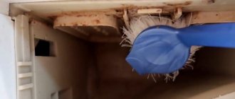 Clean the channels under the tray