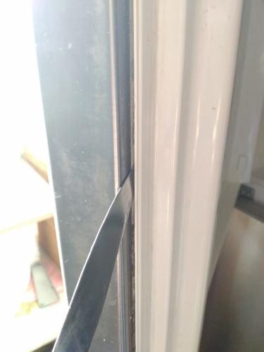 очистка паза для нового уплотнителя