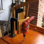 Самодельная стойка для дрели из деревянных элементов