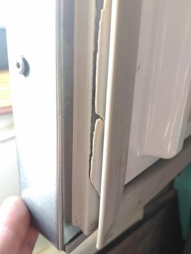 трещины на уплотнителе