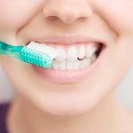 Все знают, как работают обычные мануальные зубные щетки